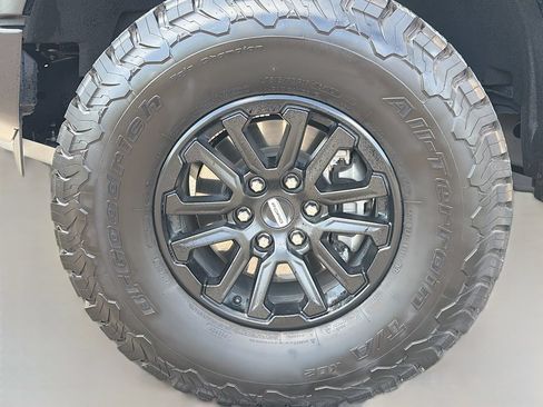 Used 2025 Ford F150 Raptor AWD/4WD image 33