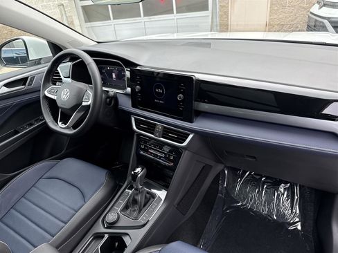New 2025 Volkswagen Taos SEL image 32