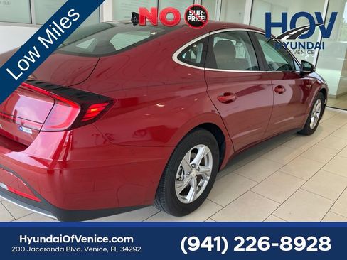 Used 2023 Hyundai Sonata SE w/ Cargo Package FWD image 6