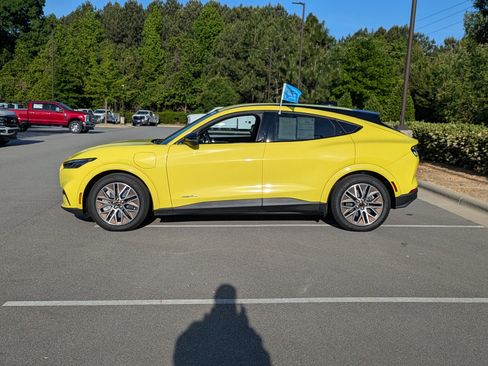 Certified 2025 Ford Mustang Mach-E Premium RWD image 7