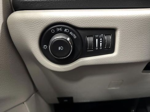 Used 2024 Chrysler Pacifica Limited w/ Trailer Tow Group image 25