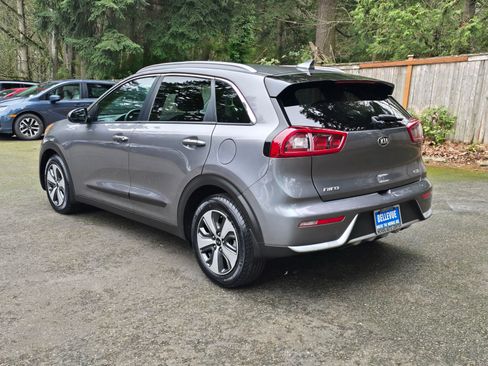 Used 2017 Kia Niro LX image 7