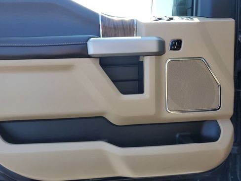 Used 2019 Ford F150 Lariat w/ Equipment Group 502A Luxury AWD/4WD image 29