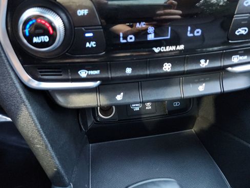Used 2019 Hyundai Santa Fe Limited AWD/4WD image 21