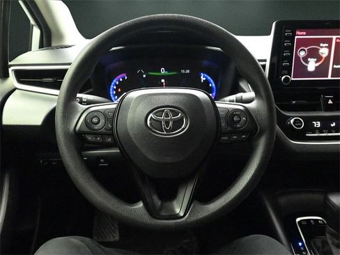 Used 2020 Toyota Corolla LE image 21