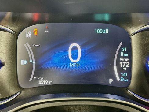 Used 2025 Chrysler Pacifica Premium FWD image 19