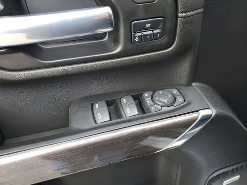 Used 2022 Chevrolet Silverado 2500 LTZ w/ LTZ Plus Package image 27