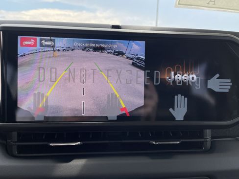 New 2025 Jeep Wrangler Unlimited Rubicon 392 image 27