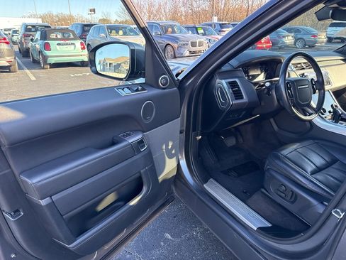 Used 2018 Land Rover Range Rover Sport HSE image 9
