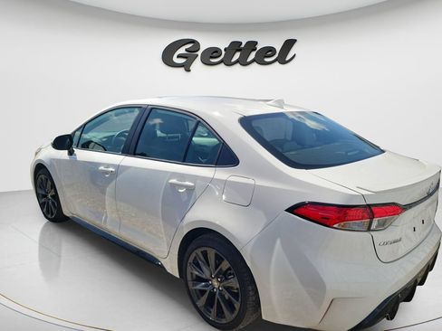 Used 2026 Toyota Corolla SE FWD image 4
