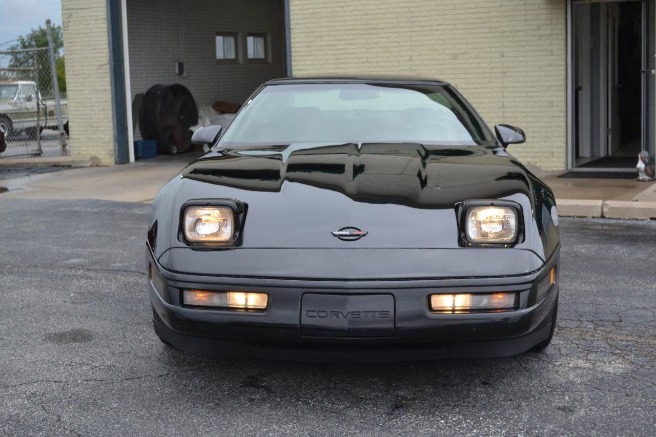 Used 1994 Chevrolet Corvette Coupe RWD image 3