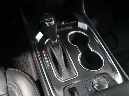 Used 2019 Chevrolet Traverse RS image 25