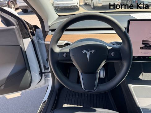 Used 2022 Tesla Model Y Performance AWD/4WD image 16