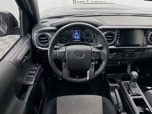 Used 2022 Toyota Tacoma TRD Sport image 20