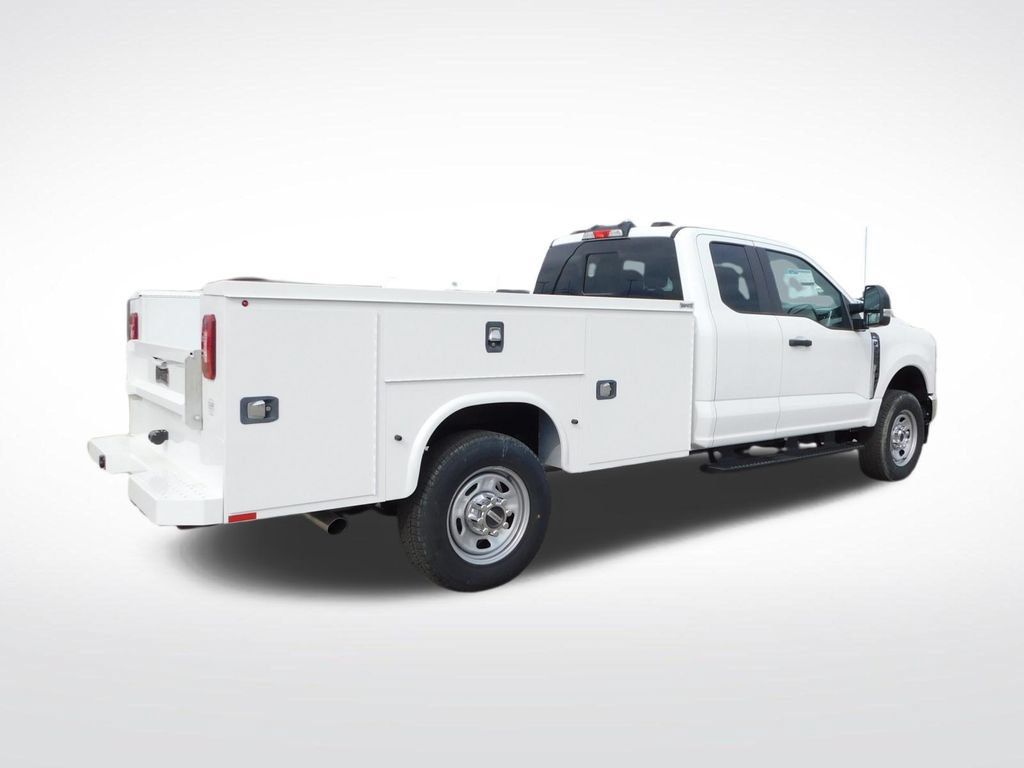 New 2025 Ford F350 XL w/ XL Chrome Package AWD/4WD image 3