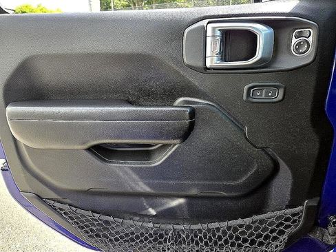 Used 2019 Jeep Wrangler Sport image 28