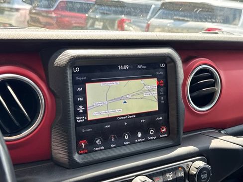 Used 2020 Jeep Gladiator Rubicon w/ Dual Top Group AWD/4WD image 20