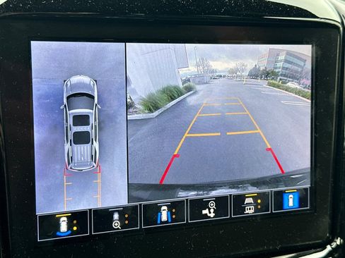 Certified 2023 Chevrolet Traverse RS image 26