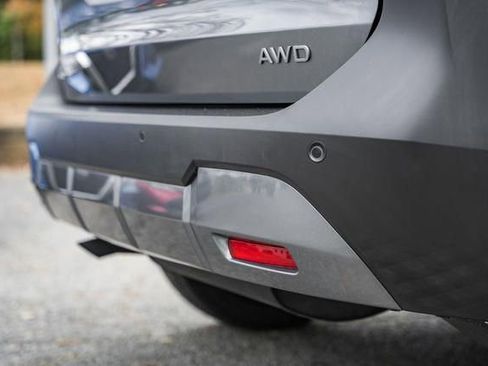 Used 2025 Nissan Kicks SV w/ Charging Package image 9