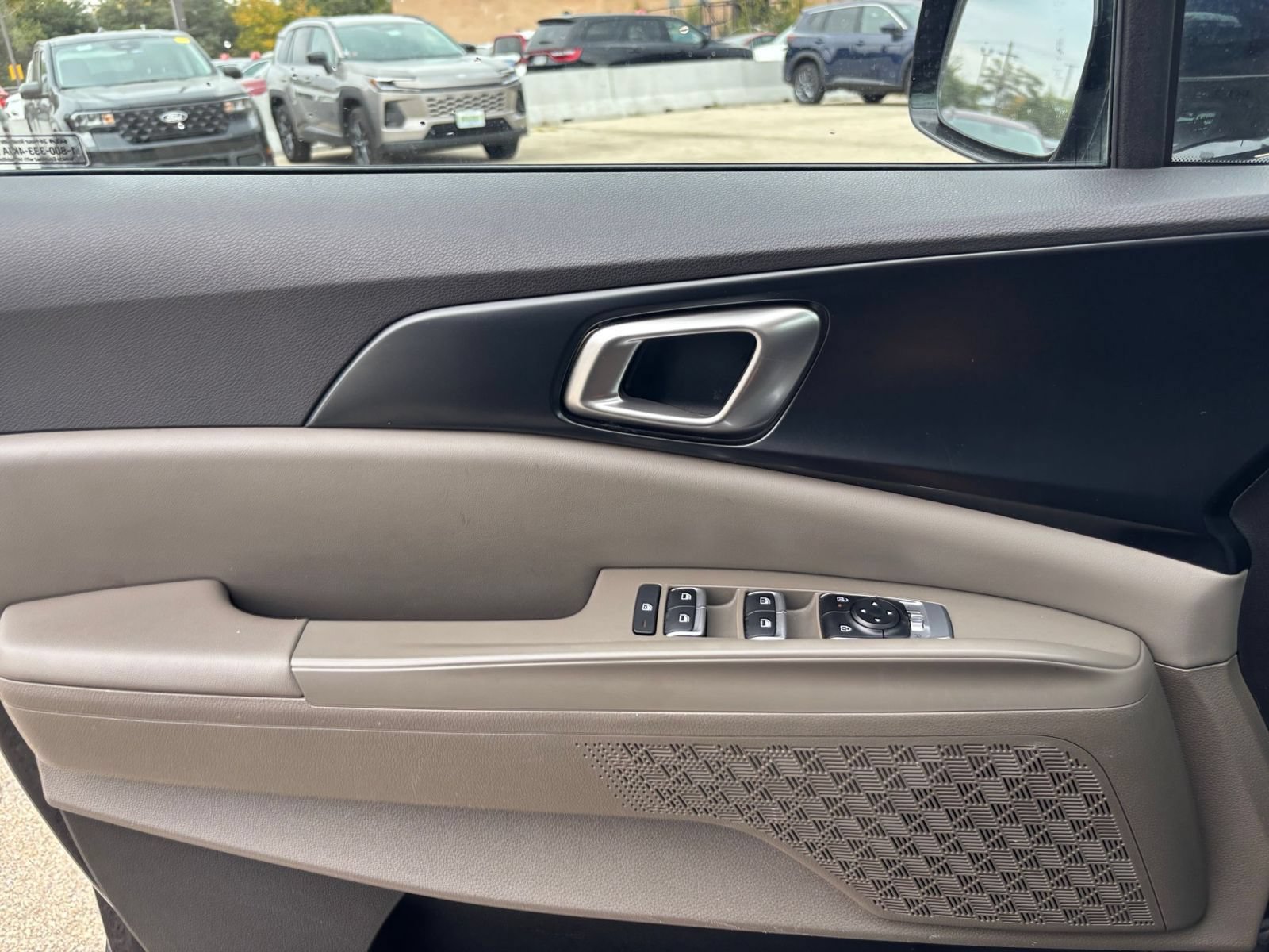 Used 2026 Kia Carnival FWD image 18