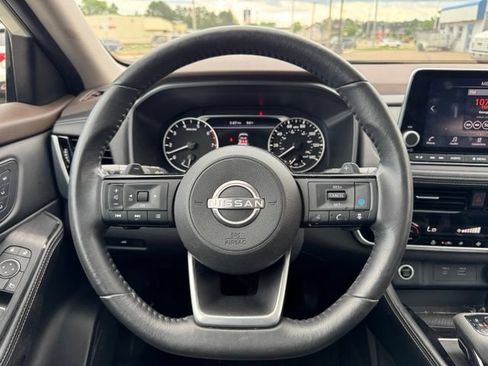 Used 2023 Nissan Rogue SL AWD/4WD image 18