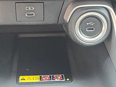 Used 2024 Toyota Grand Highlander XLE image 32