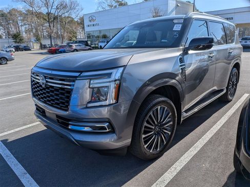 Used 2025 Nissan Armada Platinum Reserve image 5