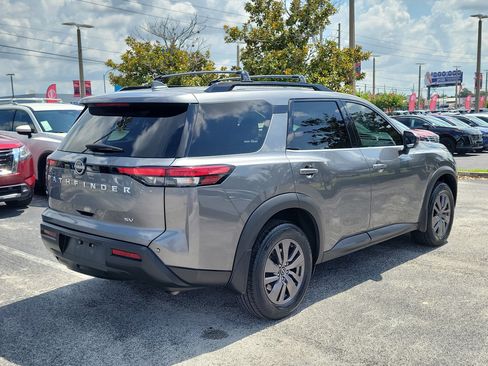 Certified 2024 Nissan Pathfinder SV FWD image 4