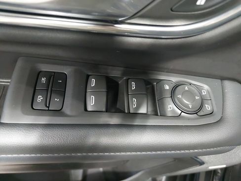 Used 2022 Chevrolet Tahoe LT w/ Luxury Package AWD/4WD image 30