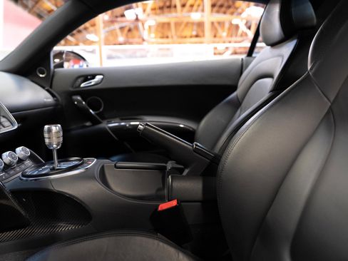 Used 2011 Audi R8 V10 image 78