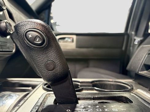 Used 2016 Ford Expedition XLT RWD image 17
