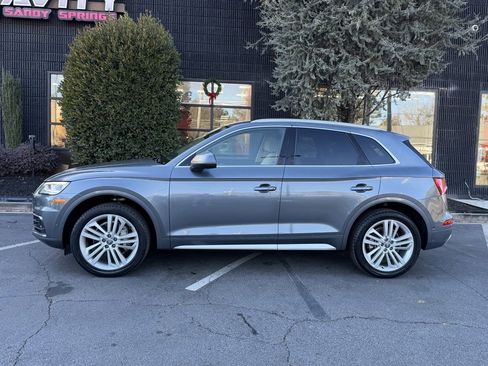 Used 2019 Audi Q5 Prestige w/ Prestige Package image 9