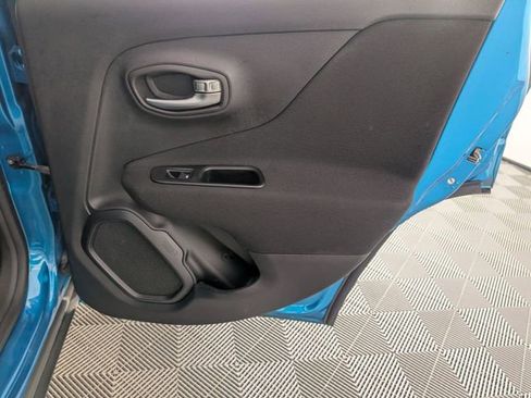 Used 2020 Jeep Renegade Latitude image 29