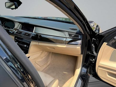Used 2015 BMW 740Li xDrive AWD/4WD image 28