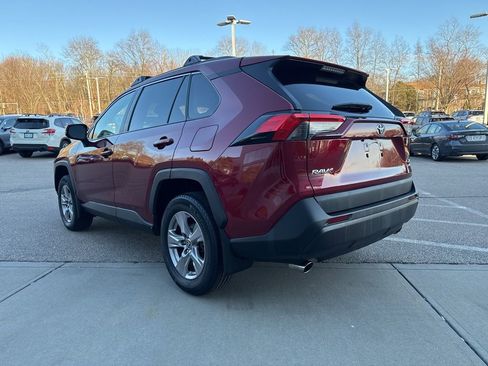 Used 2022 Toyota RAV4 XLE image 4