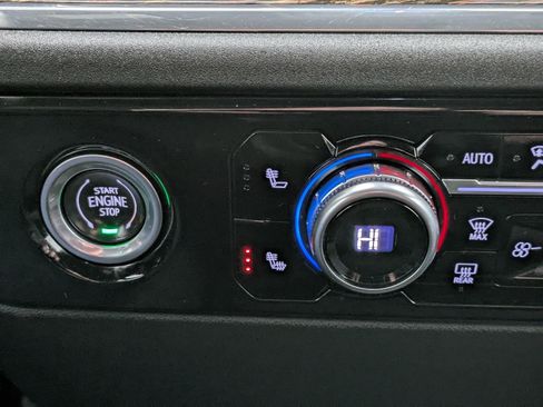 Used 2023 GMC Sierra 1500 SLE w/ Enhanced Capability Package image 7