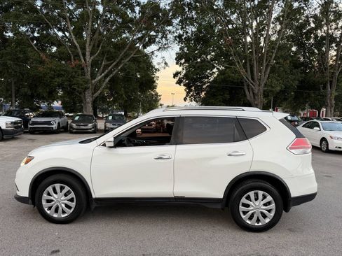 Used 2016 Nissan Rogue S w/ Appearance Package FWD image 4