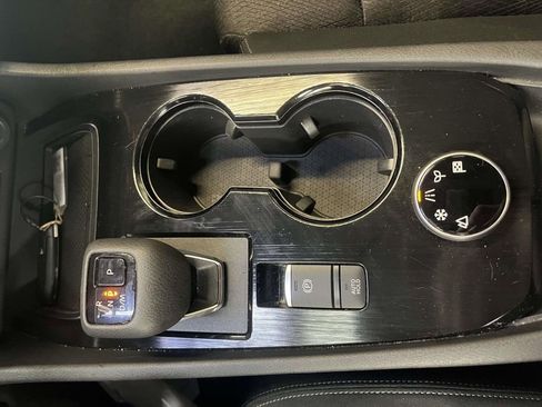 Used 2025 Nissan Rogue SV w/ SV Premium Package AWD/4WD image 18