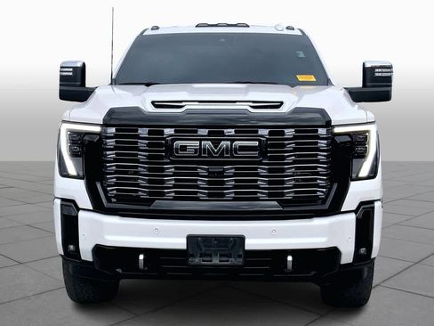 Used 2025 GMC Sierra 2500 Denali Ultimate image 4