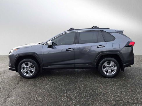 Used 2022 Toyota RAV4 LE image 6