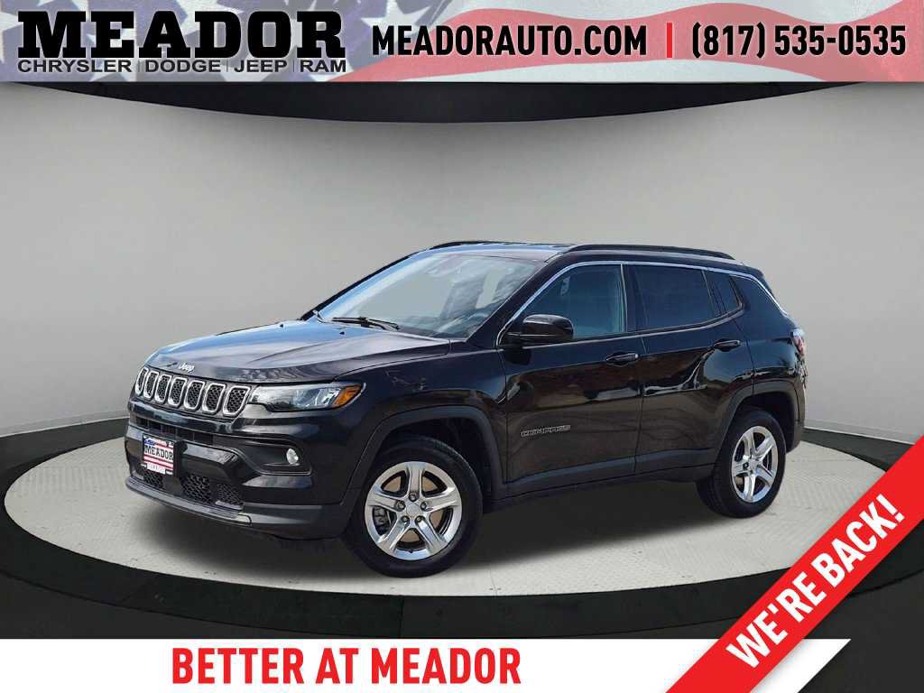 Used 2024 Jeep Compass Latitude AWD/4WD image 1