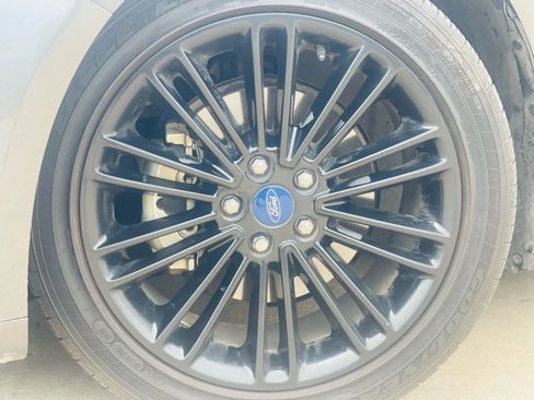 Used 2015 Ford Fusion SE w/ Equipment Group 202A image 16