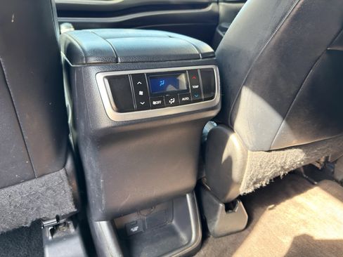 Used 2016 Toyota Highlander XLE image 22