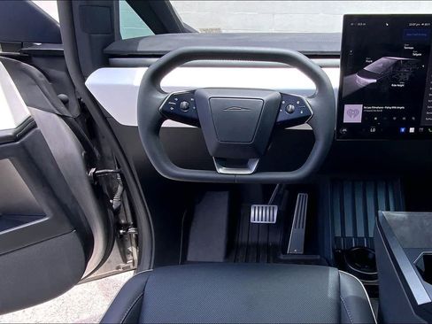 Used 2024 Tesla Cybertruck Cyberbeast AWD/4WD image 14