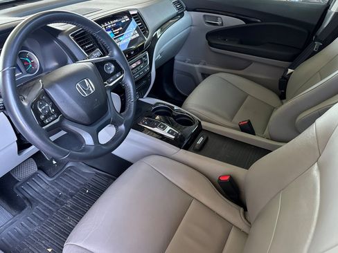 Used 2022 Honda Pilot Touring image 10