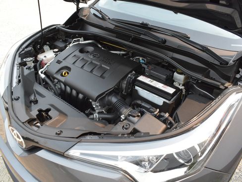 Used 2019 Toyota C-HR XLE FWD image 30