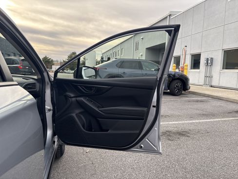 Certified 2021 Subaru Crosstrek 2.0i image 8