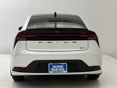 Used 2024 Toyota Prius XLE image 9