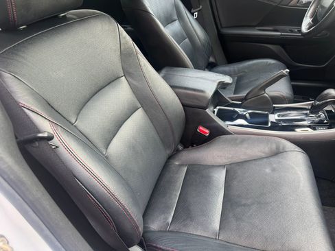 Used 2017 Honda Accord Touring image 21