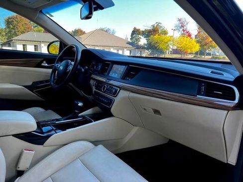 Used 2019 Kia Cadenza Premium FWD image 26
